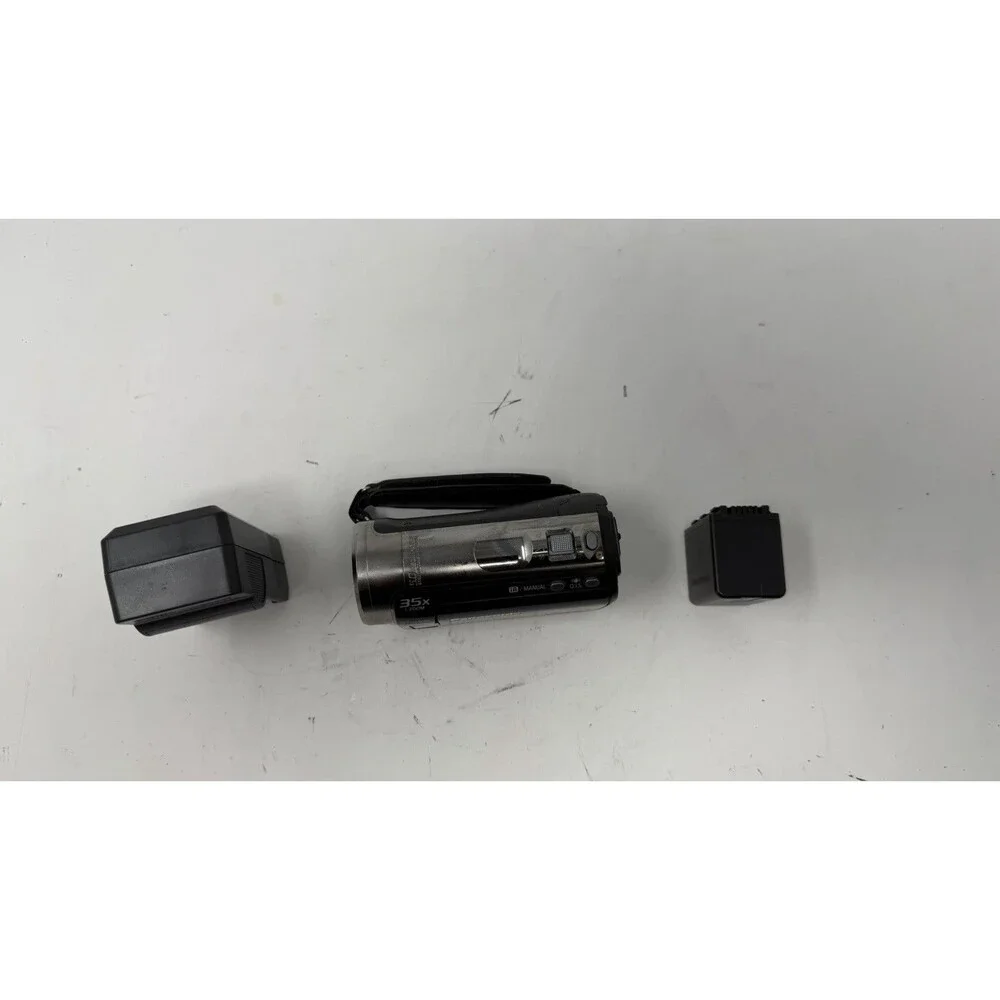 Panasonic HDC-TM60 HD Camcorder 16GB w/Battery and Charger – Tested